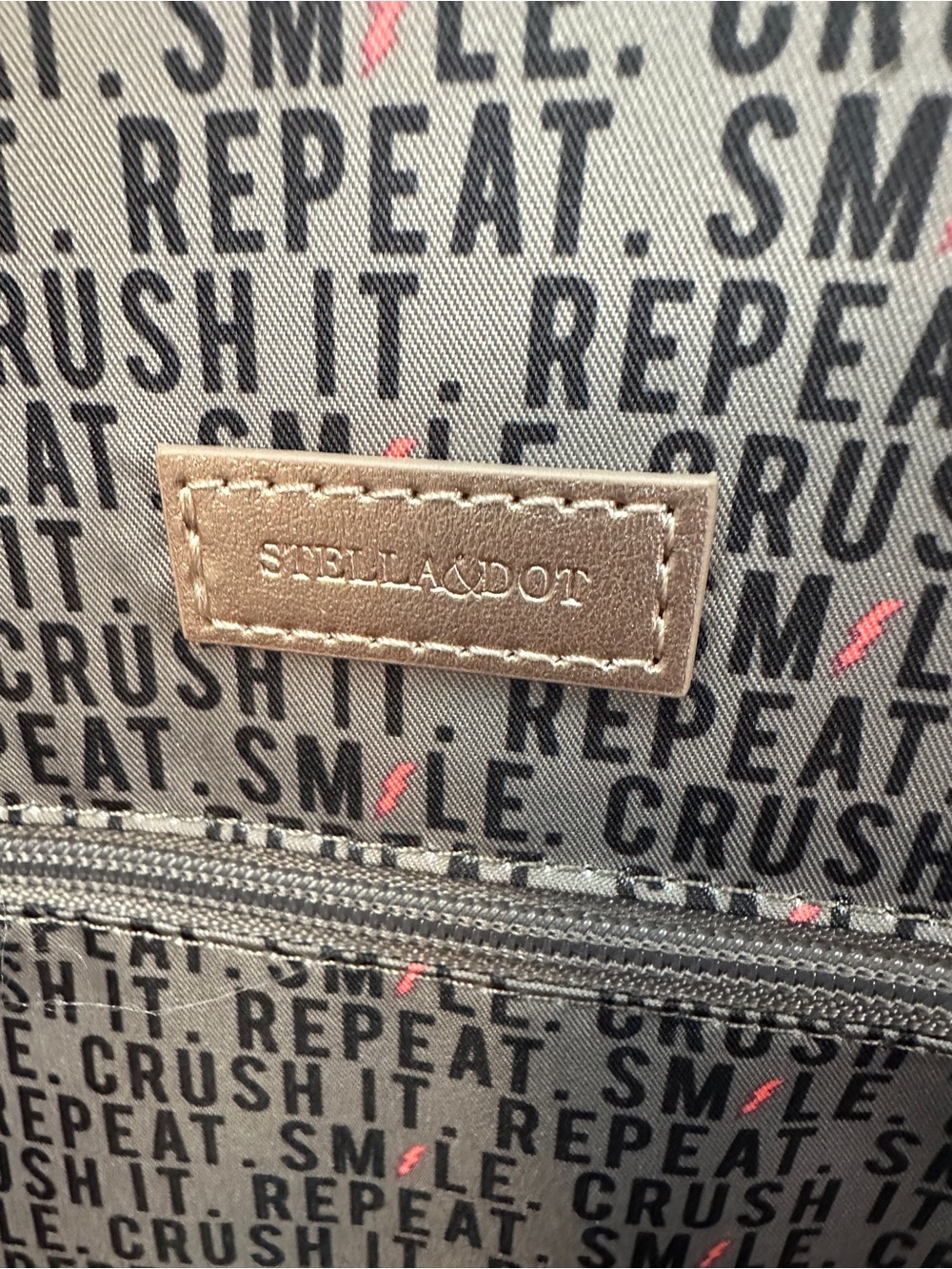 Stella & Dot Large Light Camo Backpack Inspirational Lining - Picture 3 of 8